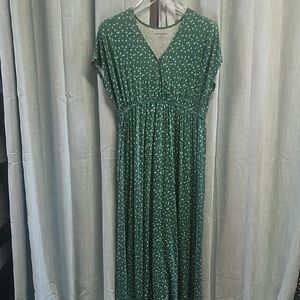 Amazon Essentials Green Maxi Dress V-Neck